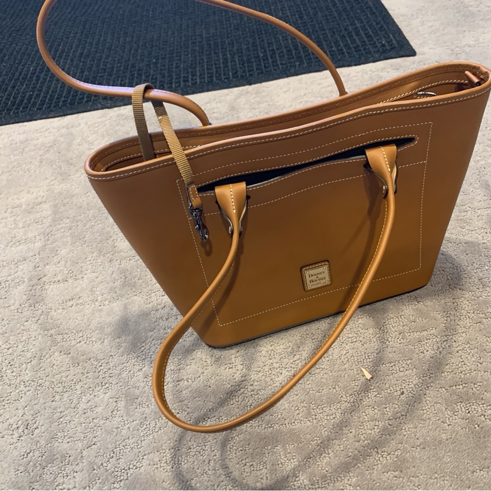 NWT Dooney & Bourke Slip Tote 1464 Nana